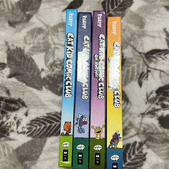 dav pilkey Other - Cat kid comic club books!! Great pick for young readers. A really great bundle